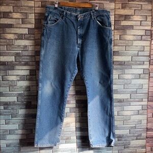 Pre Owned Classic Blue  Wrangler 40x30 Men's Work Jeans